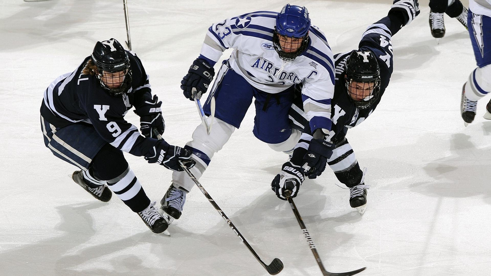 “马科斯·莫奇的防守意识与全面技能,帮助阿根廷美洲狮队建立稳固后防”