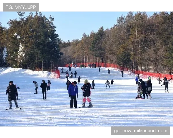 雪上项目的造雪用水量：一个滑雪场耗光一个小水库，滑雪场有热水吗