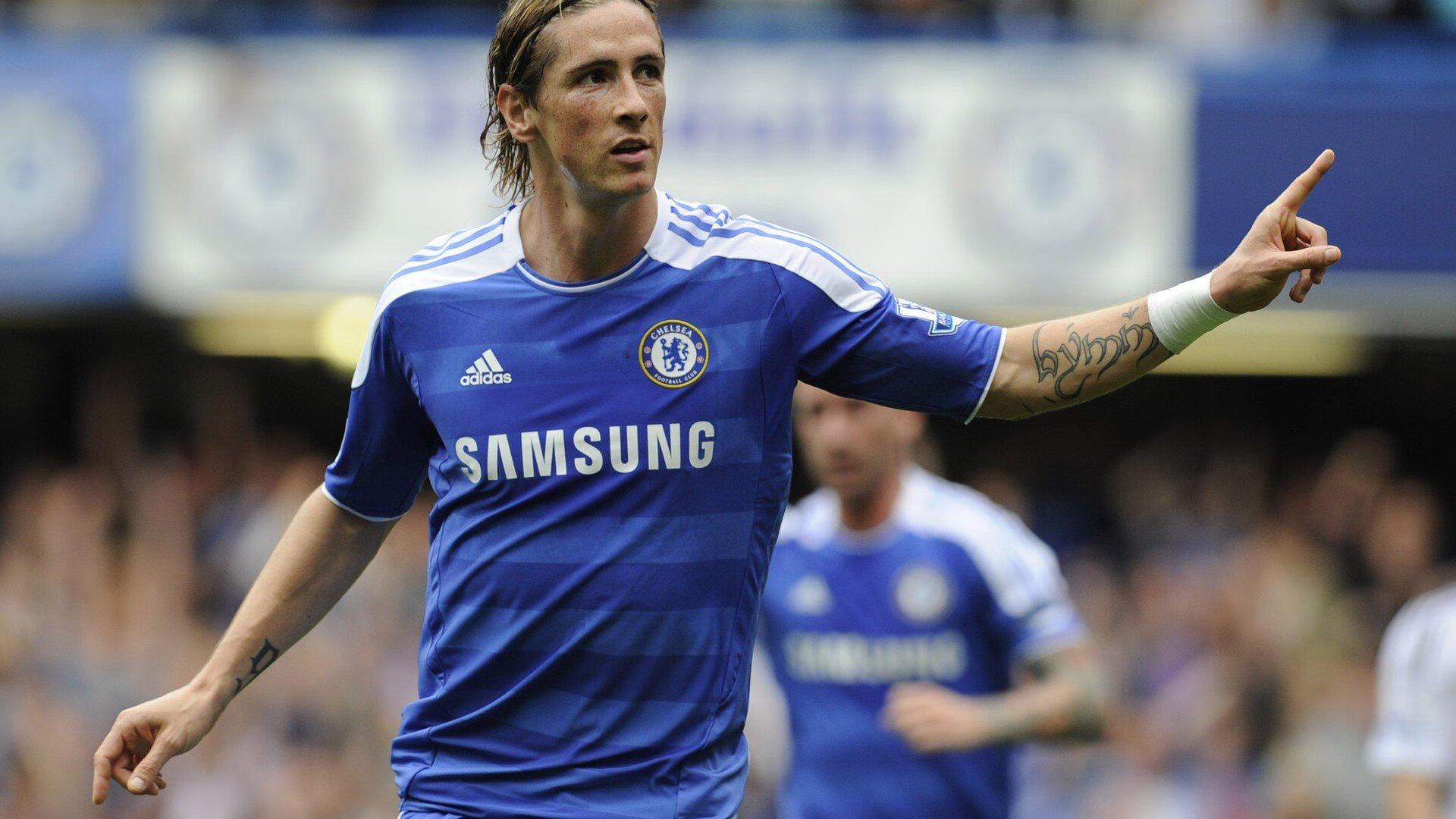 2025杭州马拉松：三万跑者竞逐“最美赛道”